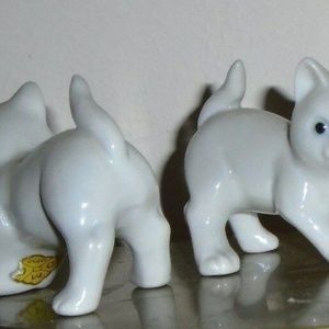 Vintage 2 Cute Porcelain Kittens Cats Figurines